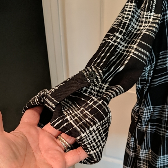 BLL new with tags BLK/WTE plaid button-down dress - Picture 2 of 4